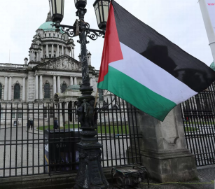 أعلى بلدية بلفاست!  حزب “شين فين” يصوت على رفع العلم الفلسطيني