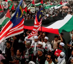 مركز تسوق في ماليزيا يتعرض للانتقاد بعد طرد متضامنين مع فلسطين