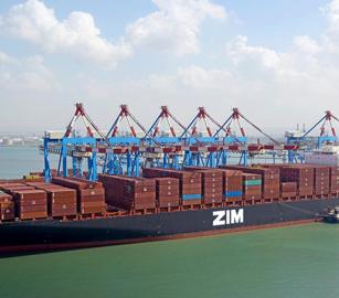 دعوات لتحرك شعبي.. فرنسا تواصل تواطؤها مع الإبادة عبر استقبال سفن شركة "زيم"