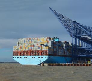 تؤمن سفنتي أسلحة للاحتلال دعوات للعمل ضد شركة "نورث ستاندرد" البريطانية