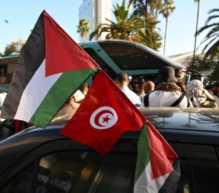 "نرفض الإبادة بغزة" ..تونسيون يبدؤون اعتصام "الصمود" أمام سفارة واشنطن