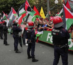 "نرفض تبييض الإبادة.." جزيرة "غران كناريا" تمنع استضافة طواف إسبانيا 2026