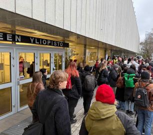 في فنلندا ..مظاهرات طلابية تعمّ الجامعات للمطالبة بقطع التعاون  مع الاحتلال