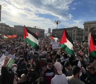 نصرًة لغزة مظاهرة في أيطاليا تنديدًا بخرق وقف إطلاق النار