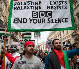 "بي بي سي" توقف بث فعالية شعرية جمعت أطفالًا فلسطينيين وبريطانيين