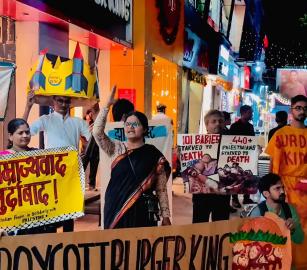 دعوات المقاطعة مستمرة  مظاهرات تطوق “برغر كنج” في الهند