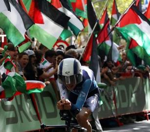 بعد استهدافه من قبل أنصار فلسطين .. فريق دراجات "إسرائيلي" يغير اسمه  ويتخلى عن هويته