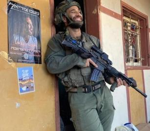 شارك بقصف منازل الغزيين .."هند رجب" تتقدم بشكوى جنائية ضد مغني إسرائيلي في براغ