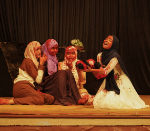 تكريم فني لفلسطين في أكبر مهرجان مدرسي بآسيا