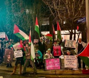 في لوس أنجلوس.. نشطاء يتظاهرون أمام قنصلية الاحتلال تضامنًا مع الأسير أبو صفية