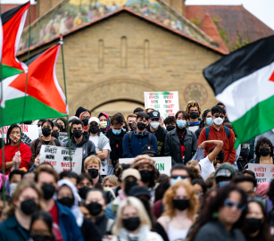 طلاب من جامعة ستانفورد يواجهون المحاكمة بعد احتجاج مؤيد لفلسطين