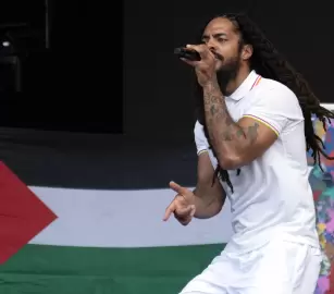 "الموت للجيش الإسرائيلي" ..إسقاط التحقيق مع "بوب فيلان" بعد هتافه في غلاستونبري