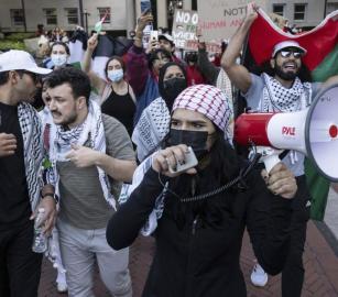 قاطعوا الشركات المتواطئة  طلاب في جامعة أمريكية يقدّمون لائحة مطالب لإدارة الجامعة