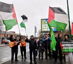 "سنواصل دعم فلسطين" وقفة تضامنية أمام السفارة الأمريكية في دبلن