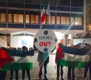 أمام مقر الاتحاد الإيطالي لكرة القدم..  احتجاج في روما تنديدًا بقرار الاحتلال هدم ملعب عايدة بالضفة
