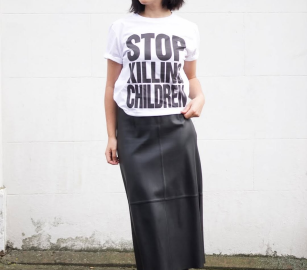 حملة قمصان تضامنية تجمع آلاف الجنيهات دعمًا لغزة