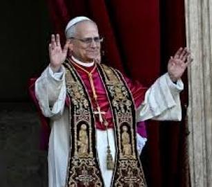 البابا ليو الرابع عشر: كيف لا نفكر في خيام غزة تحت المطر والبرد منذ أسابيع؟