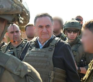 مجرم حرب .."هند رجب" تقدّم بلاغًا في اليونان بشأن زيارة وزير إسرائيلي