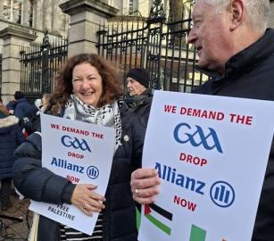 "دبلن من أجل فلسطين" احتجاج أسبوعي أمام البرلمان الأيرلندي ضد دعم "أليانز" للاحتلال