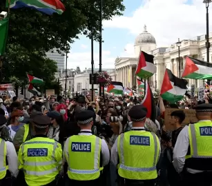 هتفوا دعمًا لفلسطين .. اعتقال ناشطين في لندن بذريعة“إثارة الكراهية”