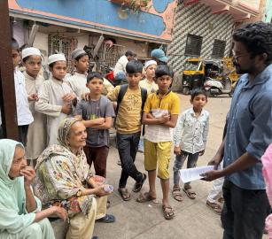 "قاطعوا إسرائيل" الهند تطرد سائحين بريطانيين بسبب ملصقات مؤيدة لفلسطين