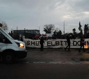 يساهم بتسليح الاحتلال ... نشطاء يغلقون مدخل مصنع "إنسترو بريسيجن" في كينت