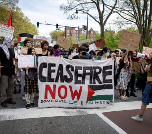 طالب يقاضي جامعة “ماساتشوستس “ بعد إيقافه بسبب دعم فلسطين