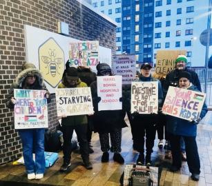 "حرروا فلسطين"  وقفة تضامنية في بريطانيا نصرًة لفلسطين