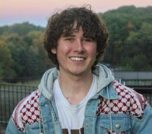 تحت ضغط التضامن الرقمي يوتيوب تعيد حساب الناشط غاي كريستنسن بعد إغلاقه