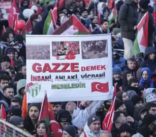 نصرًة لغزة ... احتجاج ضد ما يعرف بـ "مجلس السلام" في بورصة