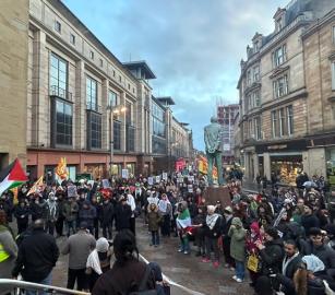 احتجاج في شارع بوكانان ضد العدوان الأمريكي والإسرائيلي والبريطاني