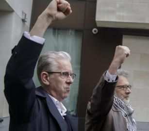 بريطانيا تمنح مهلة للنظر بإسقاط التهم عن قادة حملات التضامن