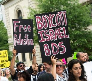 قنابلهم تحول الإنسان لرماد  دعوات لتعزيز المقاطعة والضغط على الاحتلال دوليًا