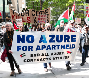 عريضة تطالب “مايكروسوفت” بوقف التعاون مع “وكالة الهجرة الأمريكية”