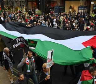 عريضة بريطانية تتجاوز 90 ألف توقيع لكشف نفوذ الاحتلال