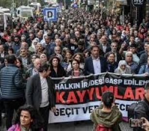 تابع لسلسة "ماكدونالدز "  احتجاج في إسطنبول رفضًا لافتتاح "ماك كاف