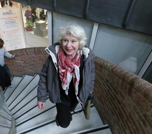 الناشطة أوليفا زيمور تمثل أمام القضاء الفرنسي