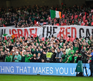 "تدعم شركات الاحتلال"  ...رابطة لاعبي الغيل تحتج على مقابلات تحمل علامة "أليانز"