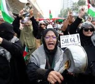 تضم شركات أسلحة تدعم الاحتلال..  احتجاج أمام قاعدة إدنبرة الجوية بأستراليا