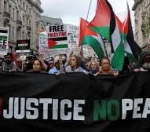 اعتقال عازفين مشاركين في احتجاجات مؤيدة لفلسطين في بريطانيا