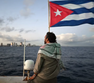 احتجاز الناشط “ثياغو أفيلا” بعد وصول أسطول المساعدات لكوبا