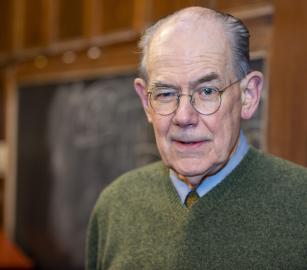 جون ميرشايمر،. .ترامب دخل الحرب تحت تأثير سيطرة نتنياهو عليه