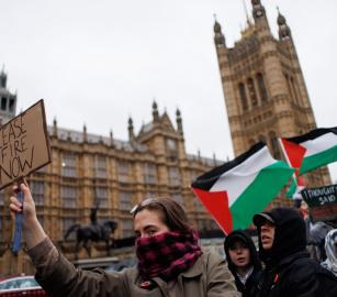 دعوات في بريطانيا وإسكتلندا للتصويت لداعمي فلسطين