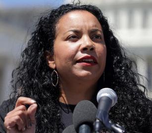 الداعمة لفلسطين.. فوز المرشحة أناليا ميهيا بعضوية الكونغرس