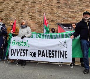 لتعطيل سحب استثماراته.. محامون موالون للاحتلال يُهددون مجلس مدينة بريستول