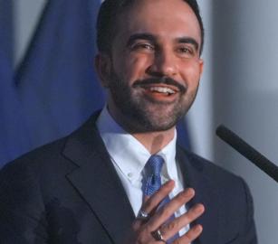 البيت الأبيض يعترض...  ممداني يستضيف الناشط خليل في منزله