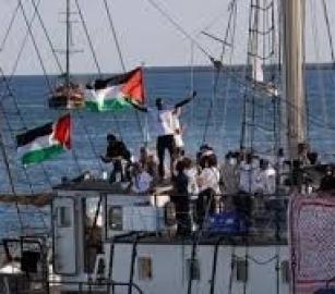 انطلاق أولى سفن "أسطول الصمود" من فرنسا لميناء إيطاليا... احتجاجات مستمرة أمام "برغر كينغ" و"ماكدونالدز" وبنك "باركليز"