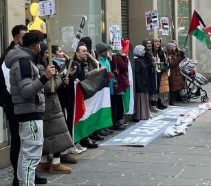 دعوات المقاطعة مستمرة... احتجاج أمام أحد متاجر "زارا" في غلاسكو