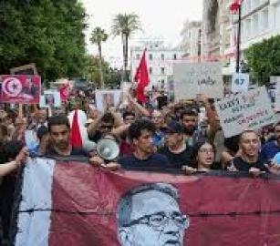 من تونس إلى الضفة.. احتجاجات متزامنة لدعم الأسرى ورفض الإعدام... استهداف مباشر لشركة متورطة بالإبادة.. تحطيم مكاتب “تشب” في غلاسكو