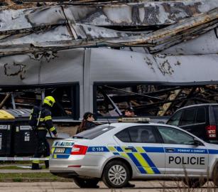 يزود الاحتلال بطائرات مسيرة  بولندا تعتقل ناشطين بعد استهداف مصنع دفاعي في التشيك